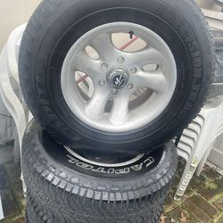 Tires / Wheels God For Chevy S Silverado / GMC Truck S / Chevy Suburban S / Cadillac S Eskaleys For Many Trucks 