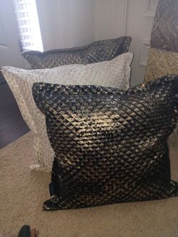 Gently used accent decor