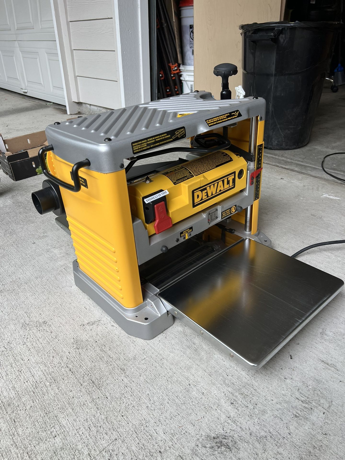 DEWALT 12.5-in W 15-amp Benchtop Planer DW734 (like New)
