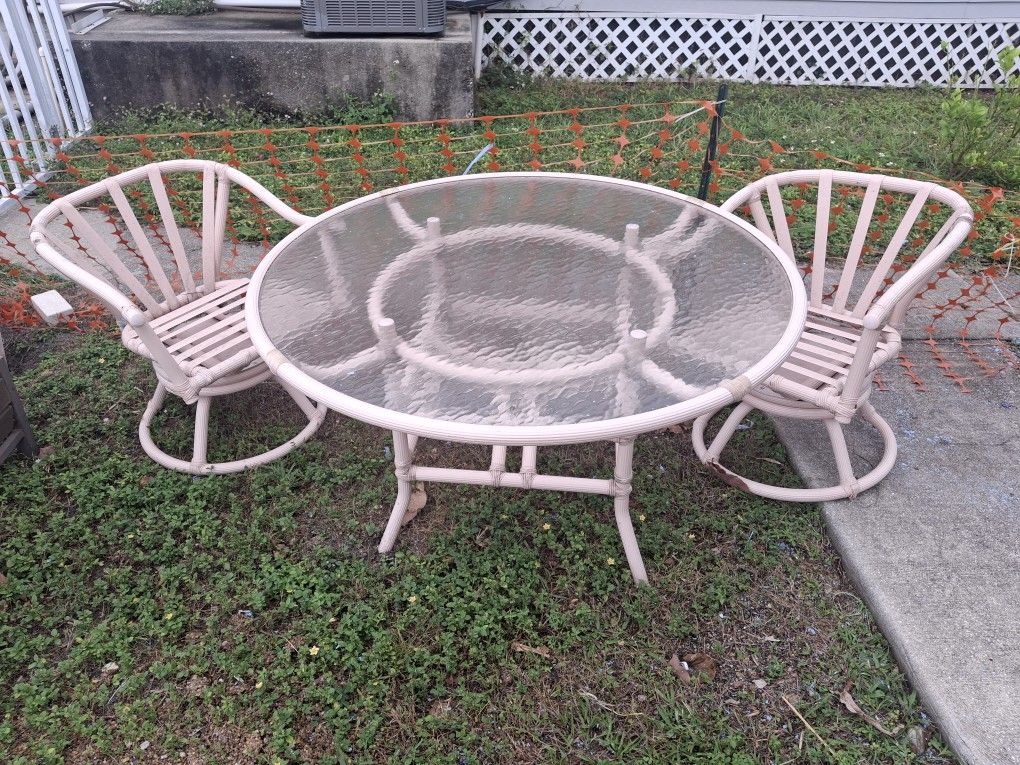 Retro Patio Set! Table and 2 Chairs