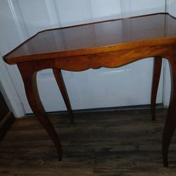 Antique Side Coffee Ocassional Table 