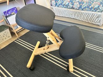 Ergonomic Wooden Kneeling Chair – Adjustable Height & Mobile