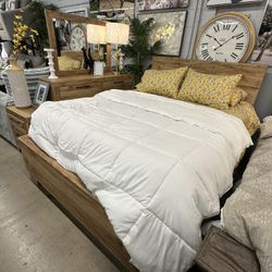 Queen Bedroom Set 4pc 