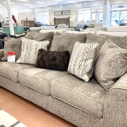 New 97” Sofa 🔥🔥 CLEARANCE 