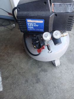 Westward 4 Gallon 135 PSI Air Compressor