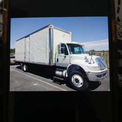 2016  International 26 Ft Box Truck