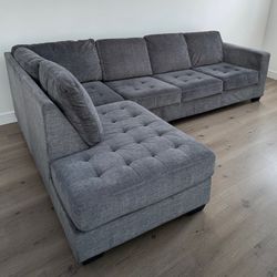GREY TUFTED SECTIONAL COUCH ***FREE DELIVERY ***