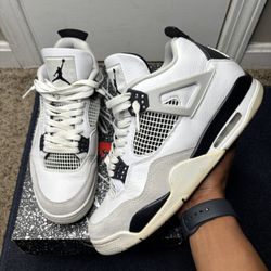 2022 Air Jordan 4 Retro Black Military 