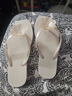 SHADE AND SHORE SANDALS