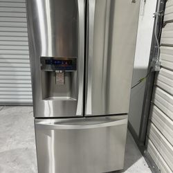 Samsung Refrigerator works Great 