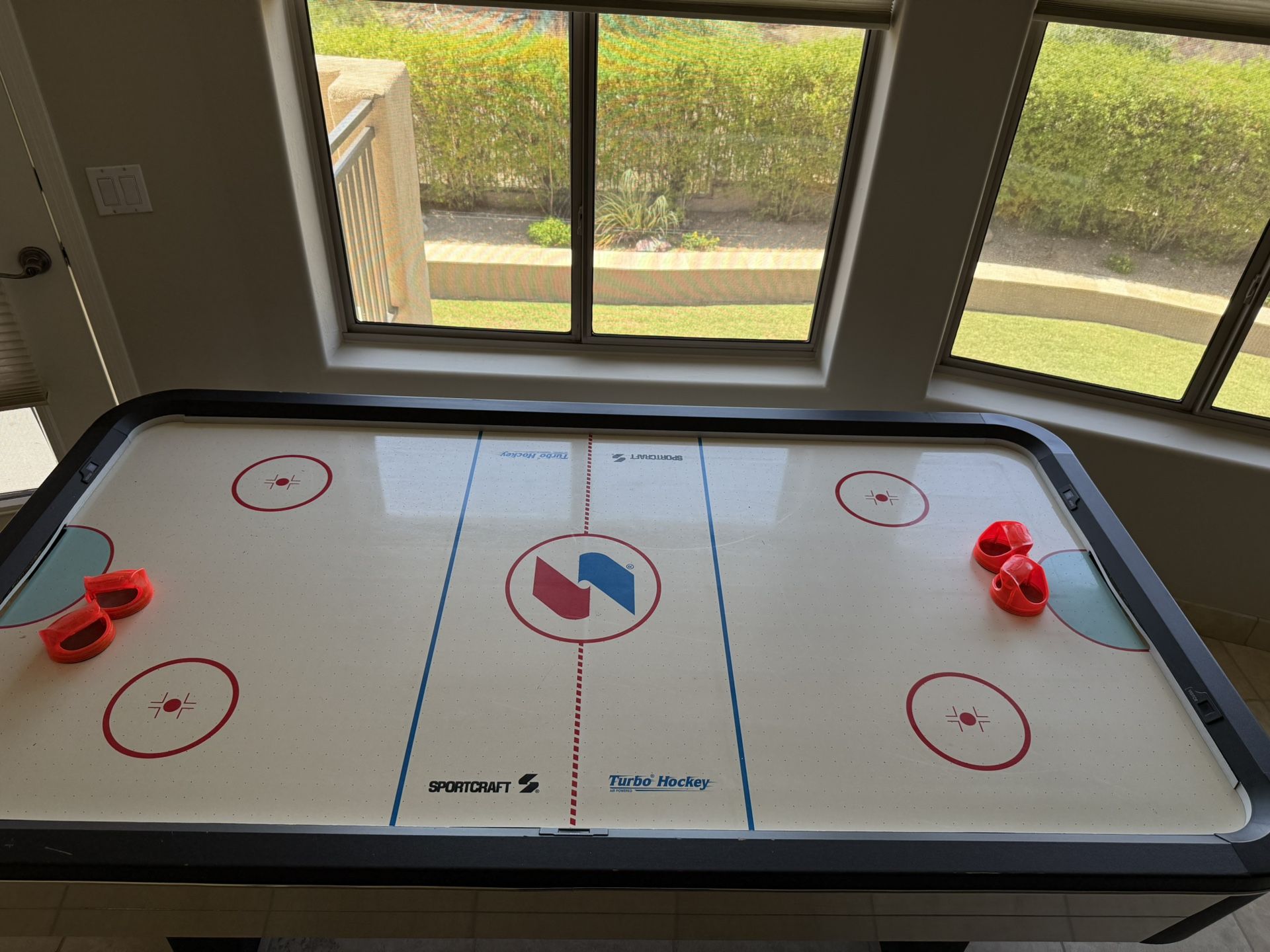 Free Air Hockey Table
