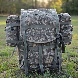 USGI MOLLE II Large Rucksack — Complete w/ Frame & Sustainment Pouches — $49 (Edgewater, MD)