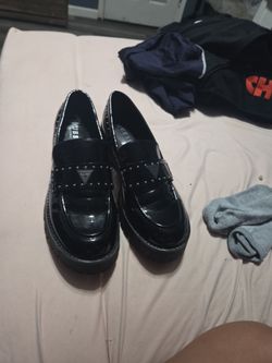 Size 8 1/2 Guess Black patent loafers