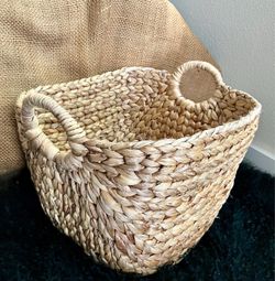 Woven Basket - Water Hyacinth Fiber