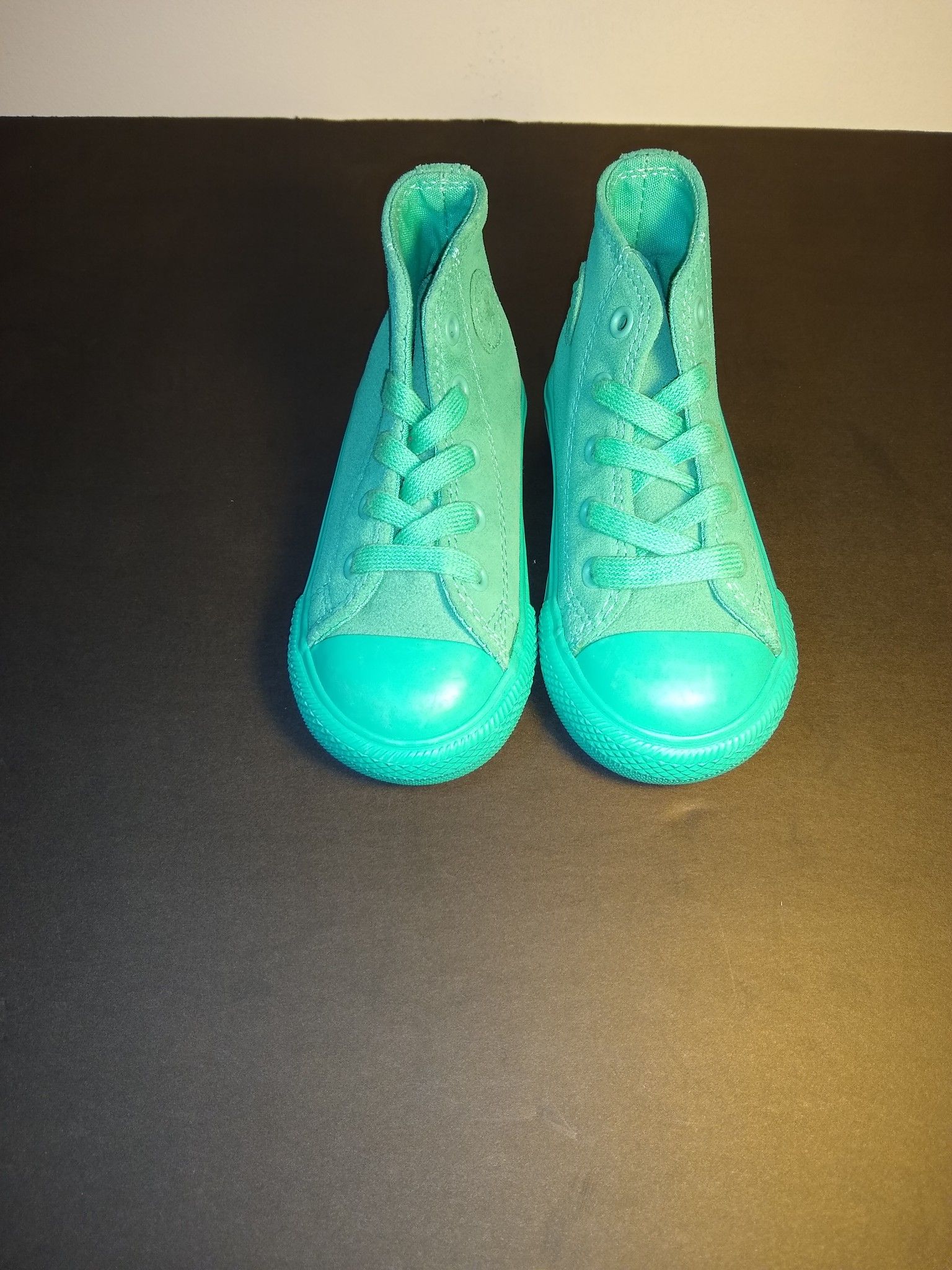 Converse size 7 infant