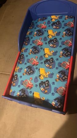 Twin size bed