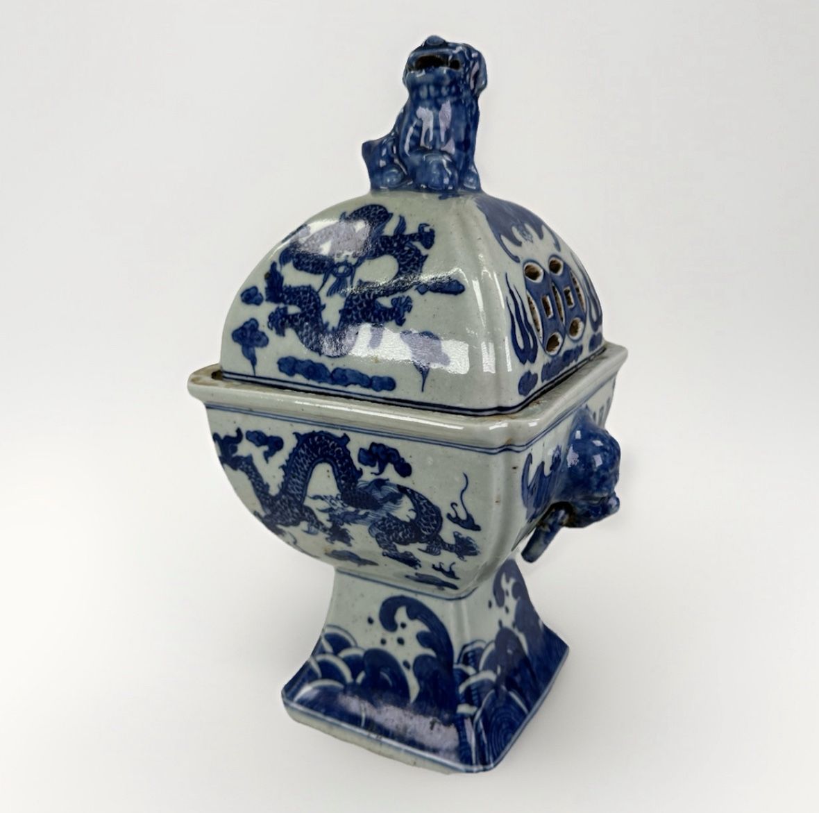 Chinese Qing Republic Porcelain Blue and White Celadon Covered Temple Jar Censer