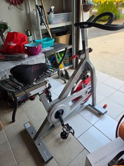 Sunny Health & Fitness Stationary Bike w Chain Drive 40 lb Flywheel Pro Indoor Cycling Exercise Cycle Trainer