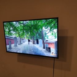 tcl 43" with tv wall mount