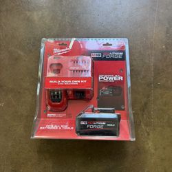 M18 18V Forge 8.0 Ah Battery With Rapid Charger 