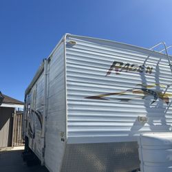 2004 27’ Ragen Toy Hauler