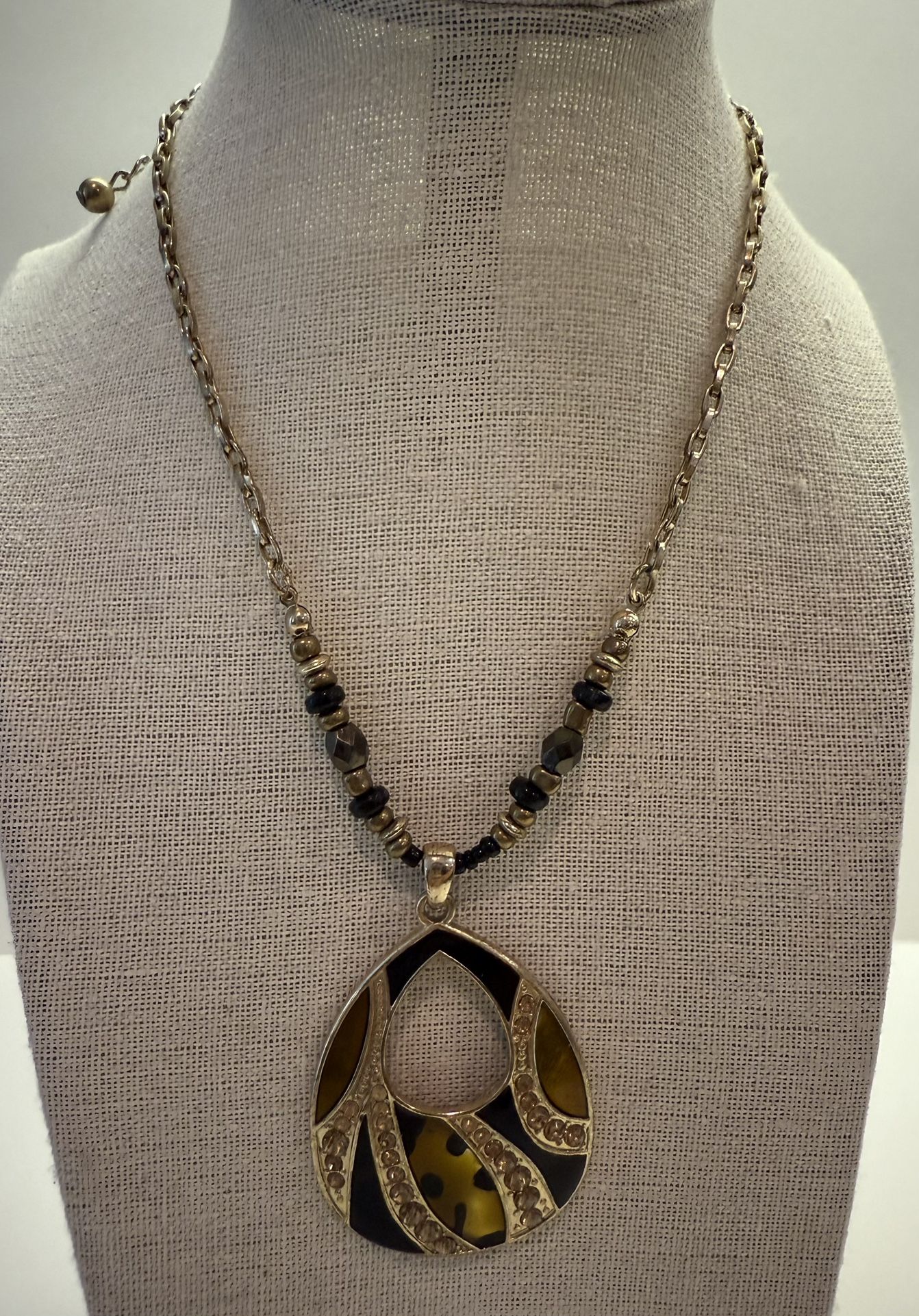 Necklace UNIQUE GOLD TONE METAL ENAMEL BEAD GEMSTONE CHAIN & PENDANT