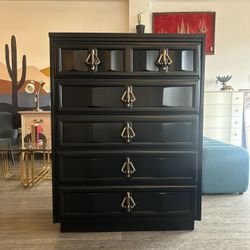 Black Upright Dresser / Chest of drawers / Tallboy