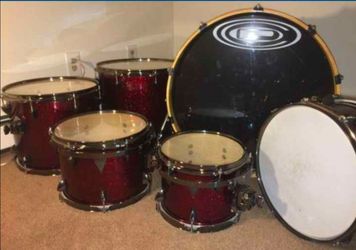 6  OCDP Avalon maple shells.
Bass: 22"
Snare: 14.5x6
Toms: 8x10, 12x9, 14x12, 16x14 no hardware or cymbals only shells
