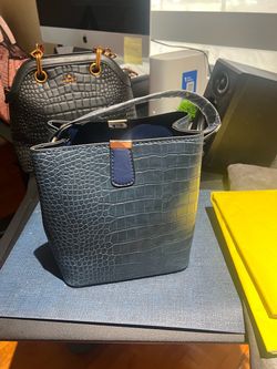 Brand new females purse (never used)