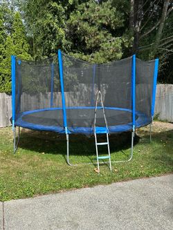 14’ Trampoline