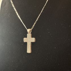 ✝️ 925 Sterling Silver Cross w/ 30” Figaro Chain – $50