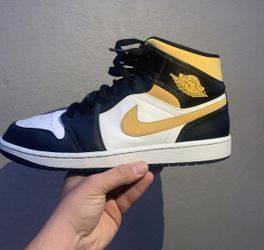 Air Jordan 1 Mid White Pollen Black