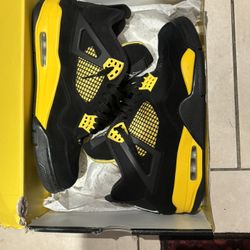 Jordan 4 Retro Yellow Thunder 2023