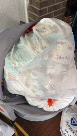 Bag of size 2 diapers brands Mixed Huggies, LUV’S, Pampers