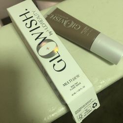 Huda Beauty GloWISH skin tint for a discounted price!