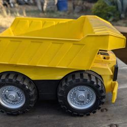 2020 JAKKS Pacific Yellow Dump Truck Toy - Large Plastic Construction Vehicle

