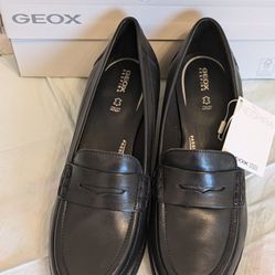 GEOX
 Italian brand  GEOX WOMENS/LADIES ANYLLA LEATHER WEDGE MOCCASINS ( Size 9)