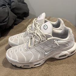 White Nike Air max Plus Size 12