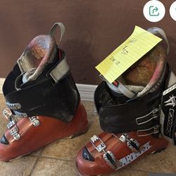 Nórdica Ski Boots Size 10