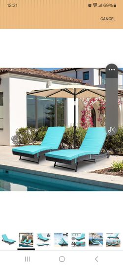 Pool Lounge Chairs