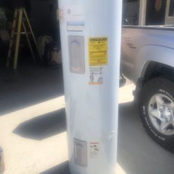 40 gallon Electric Water Heater 