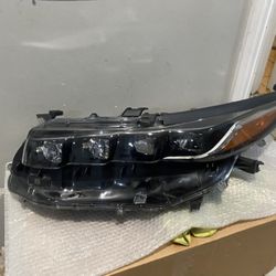 2018-2022 Toyota Prius Prime Left Headlight 