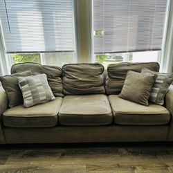 Bob’s Furniture 3 Seats Couch