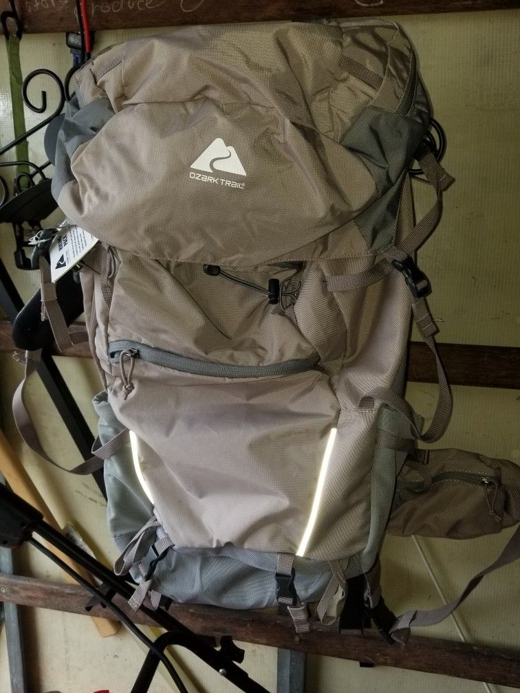 NEW OZARK TRAIL HIKING PACK , 5500 S. AUSTIN CIR. MISSION TX. 78574