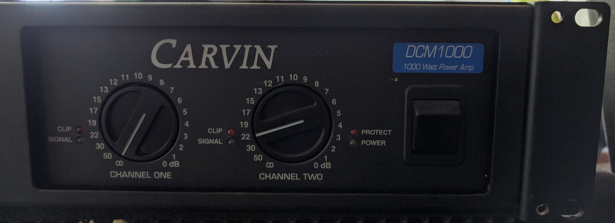 Carvin DCM 1000 power amp