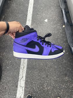 Size 11  Jordan 1 Dark Concord 