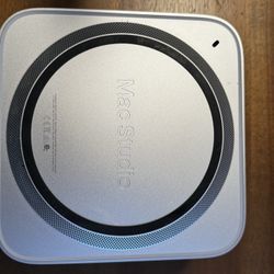 Mac Studio M2 + Display