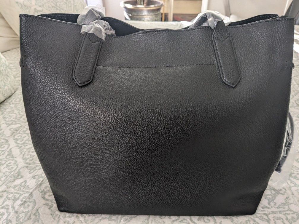 New With Tags Banana Republic Pebble Leather Bag