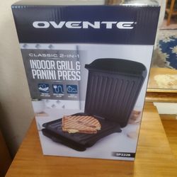 Great Christmas 🎄 Gift Brand New Still In Box 🎄 Classic 2 In 1 Indoor Grill And Panini Press Made By Ovente 