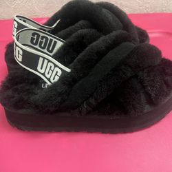 Black UGG Slippers 